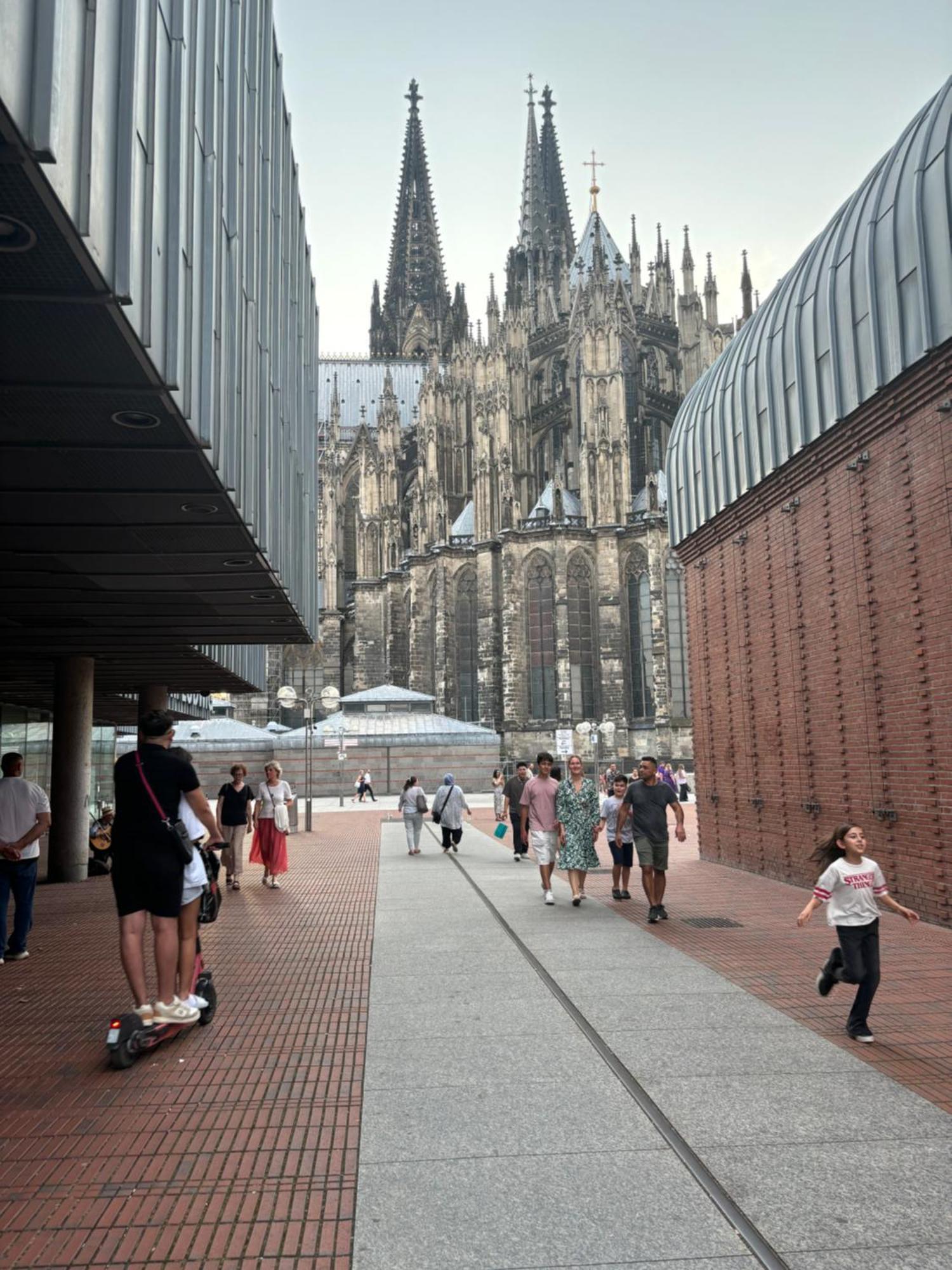 Koeln Wohnung 4 Min Naehe Von Hbf Und Dom Mit Garten ,Balkon & Office מראה חיצוני תמונה
